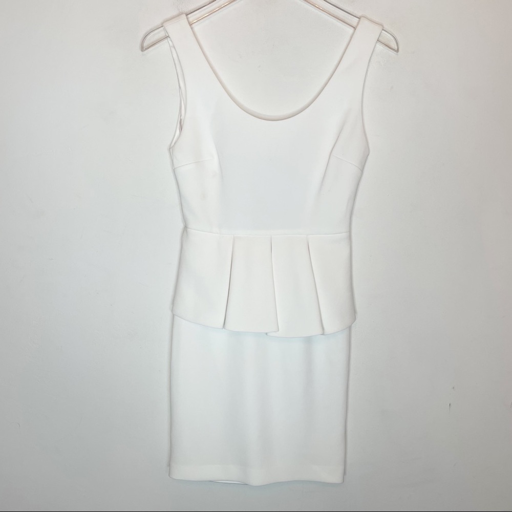Alice + Olivia:  White Zip Detail A-line Ruffle Minidress Dress - Size 4
